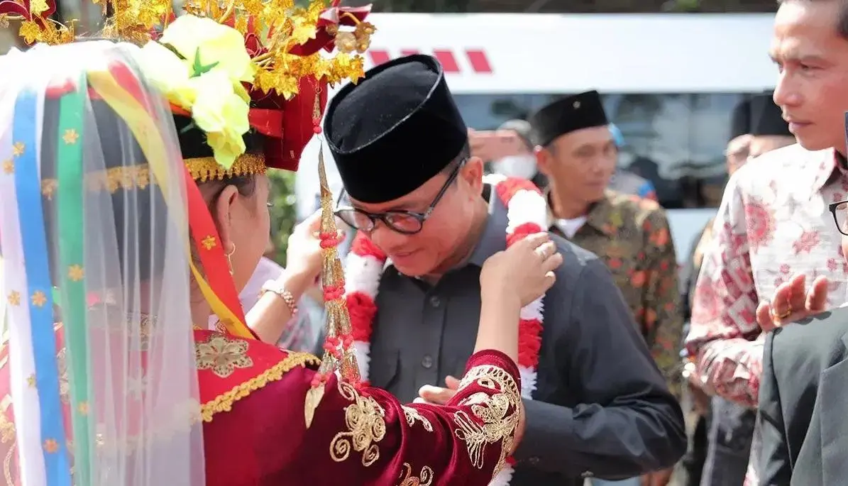 president-prabowo-says-village-co-ops-will-not-undermine-bumdes-minister-yandri