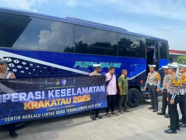 way-kanan-traffic-unit-socialize-and-educates-public-on-road-during-the-2025-safety-operation