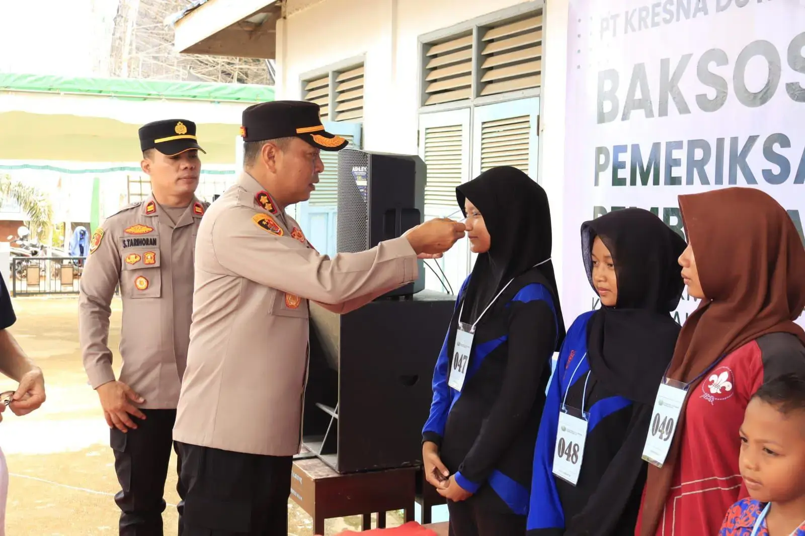 celebrating-pr-unit-anniversary-police-held-free-health-service-in-east-kutai