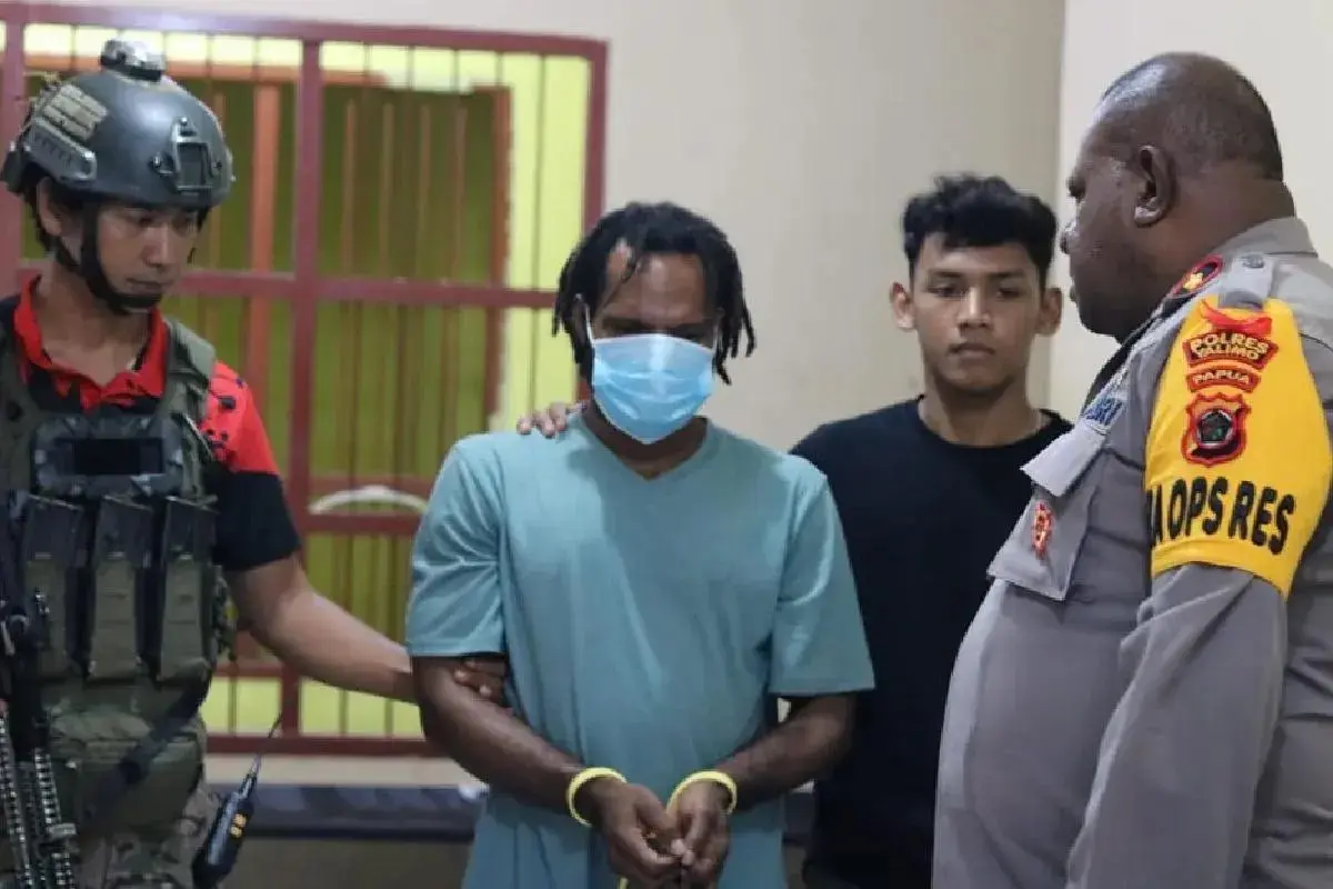 detained-kkb-yalimo-member-transferred-to-papua-police-hq-for-investigation