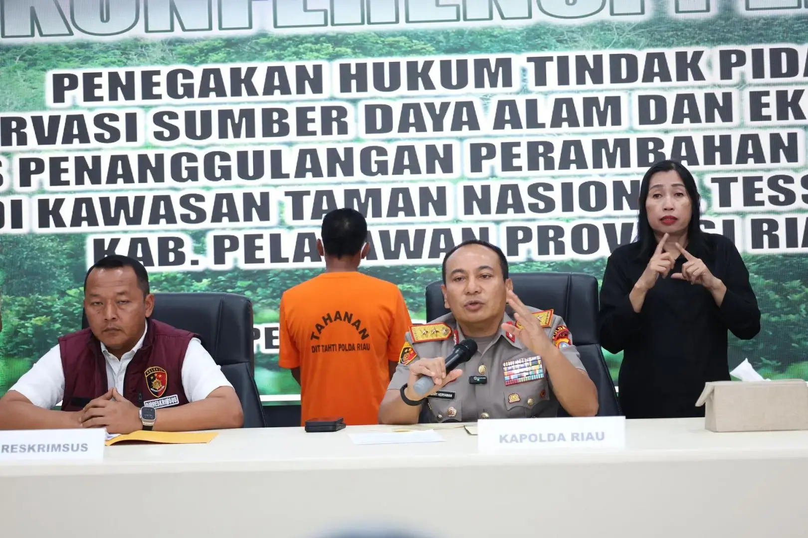 police-arrest-perpetrators-who-sold-conservative-areas-for-palm-oil-plantation