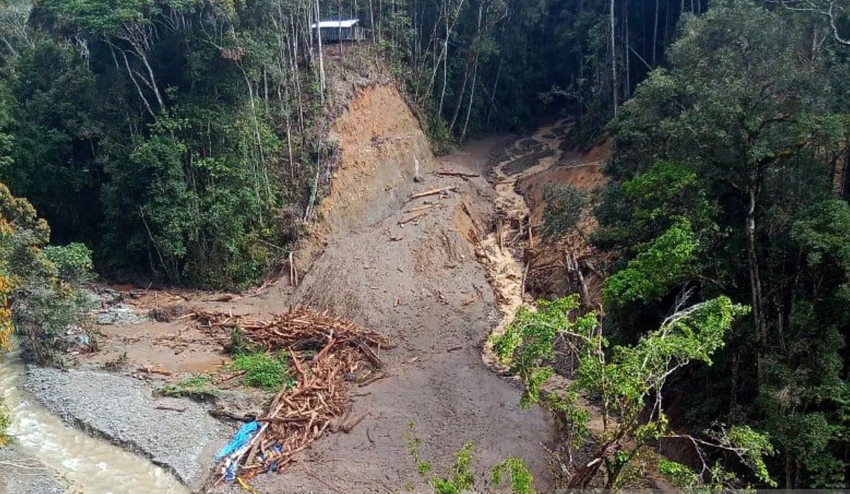 19-missing-after-flash-floods-and-landslides-in-arfak-mountains