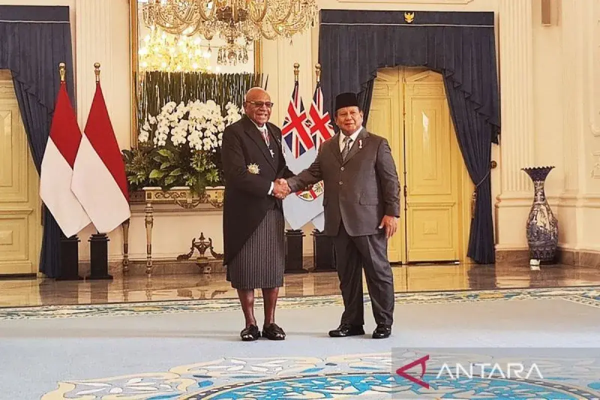 president-prabowo-welcomes-the-visit-of-prime-minister-sitiveni-rabuka-at-merdeka-palace