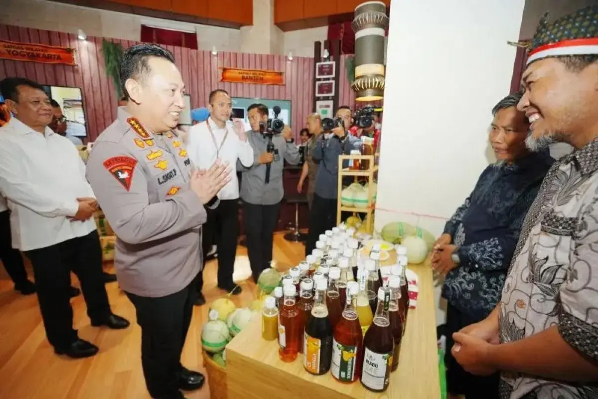 inp-chief-visits-former-terrorism-convicts-business-stalls-at-densus-88-technical-meeting