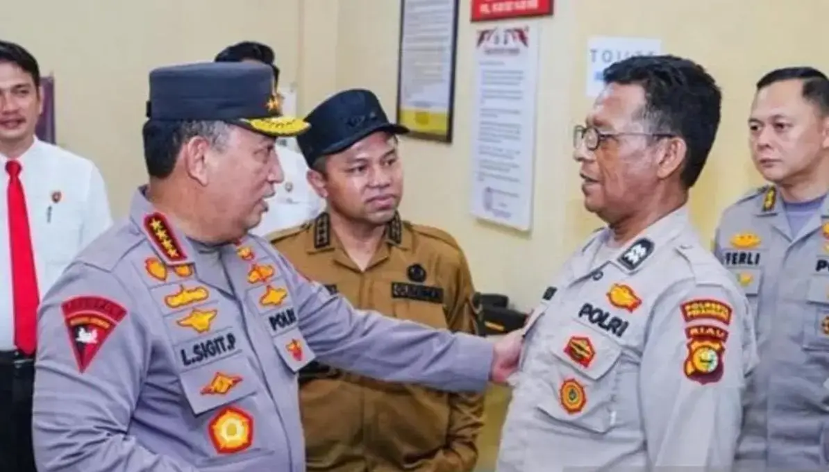 inp-chief-rewards-policeman-who-founded-free-islamic-boarding-school