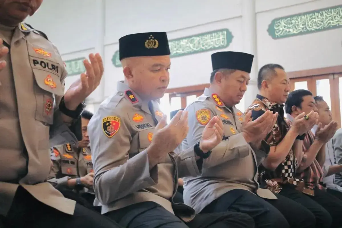 banten-police-hold-funeral-prayer-for-online-driver-died-in-brimob-vehicle-incident