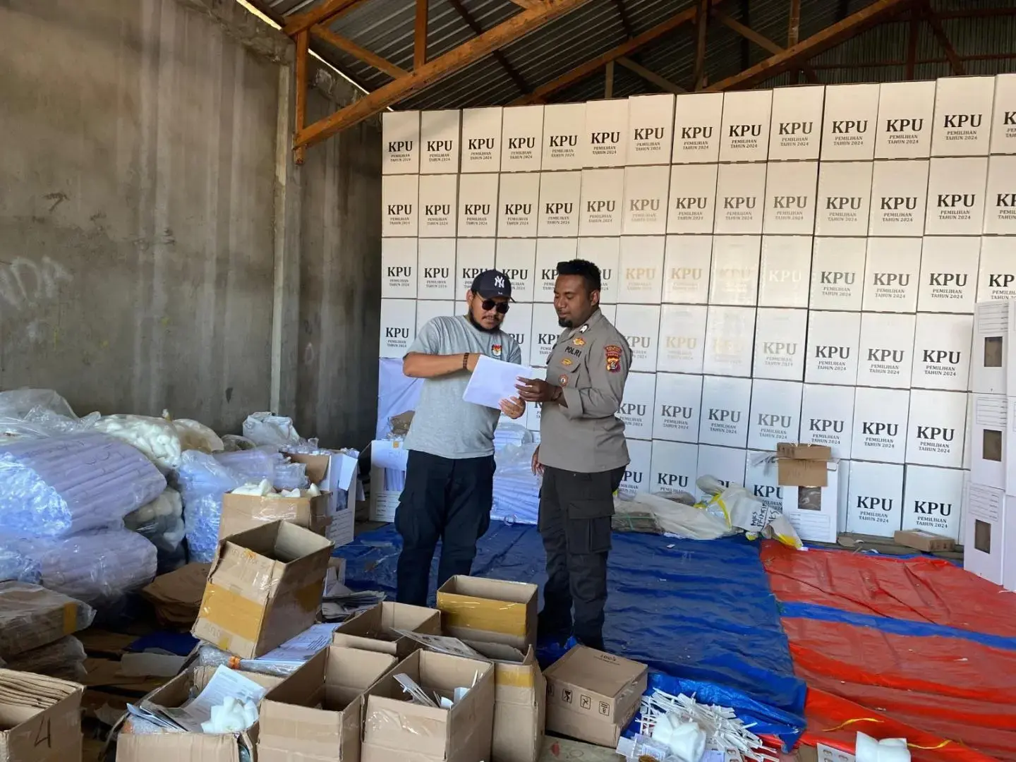 as-election-looms-ahead-tolikara-sub-regional-police-closely-monitor-ballots-preparation