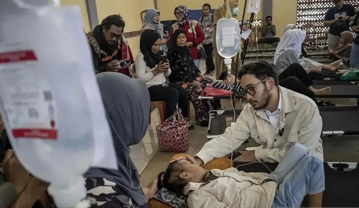 west-bandung-suspends-3-sppgl-kitchens-after-mass-poisoning