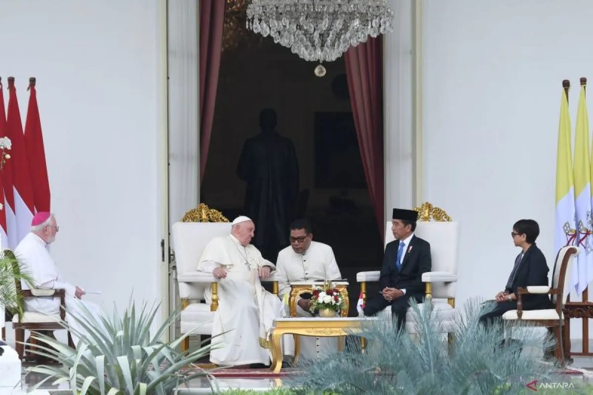 pope-francis-visit-emphasizes-celebrating-differences-president-jokowi