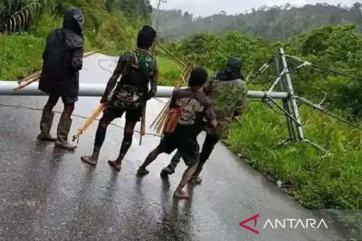 patrol-officers-attacked-by-kkb-member-in-dogiyai