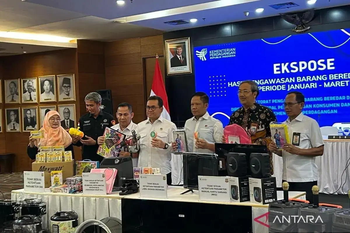 trade-ministry-seized-illegal-products-with-total-value-reaching-idr-15-billion