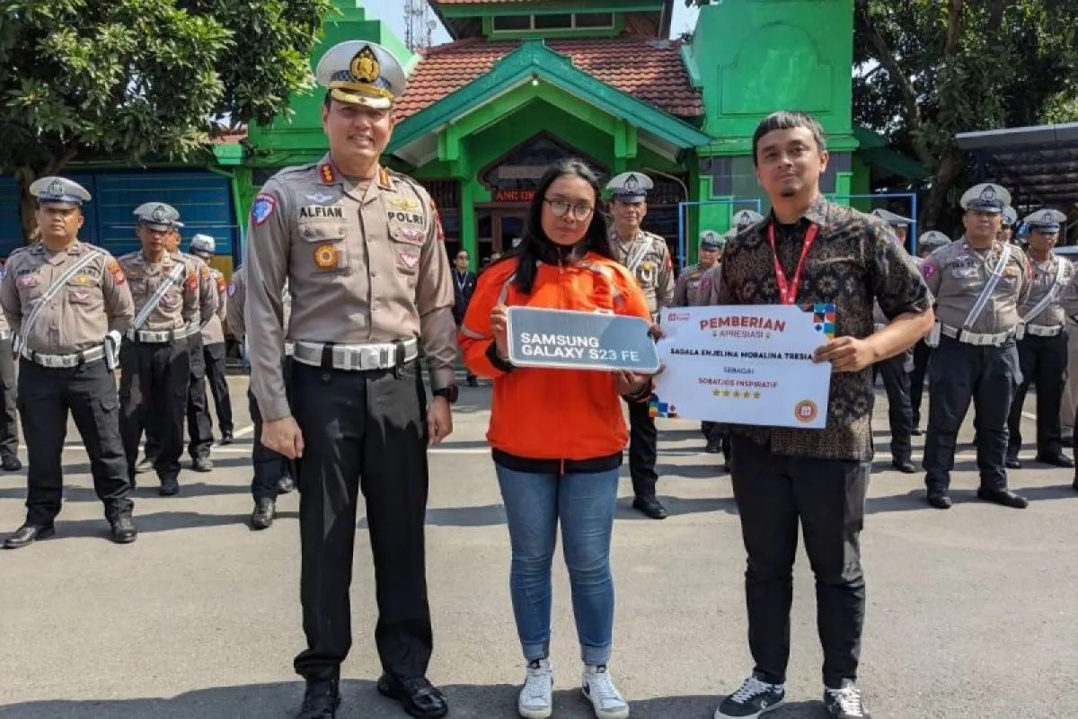 yogyakarta-police-appreciate-online-motorbike-taxi-driver-for-saving-accident-victim