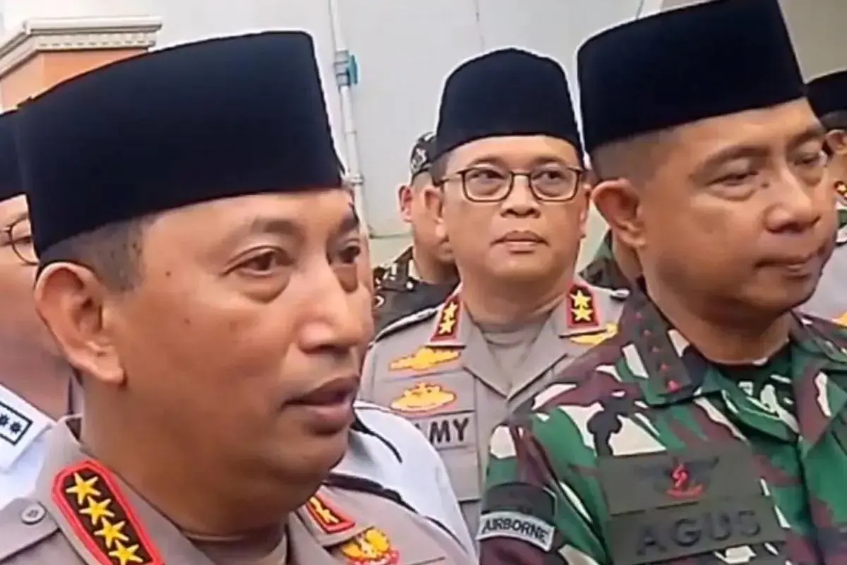inp-chief-and-tni-commander-visit-home-of-late-officer-ghalib-pledge-full-investigation