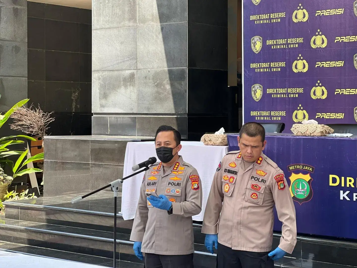 police-examines-six-witnesses-relating-to-the-alleged-slander-on-jokowis-fake-diploma