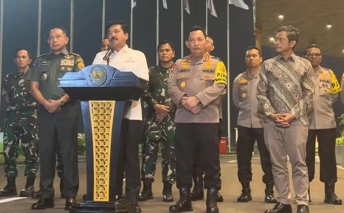 indonesia-hands-over-pilot-philip-mehrtens-to-new-zealand