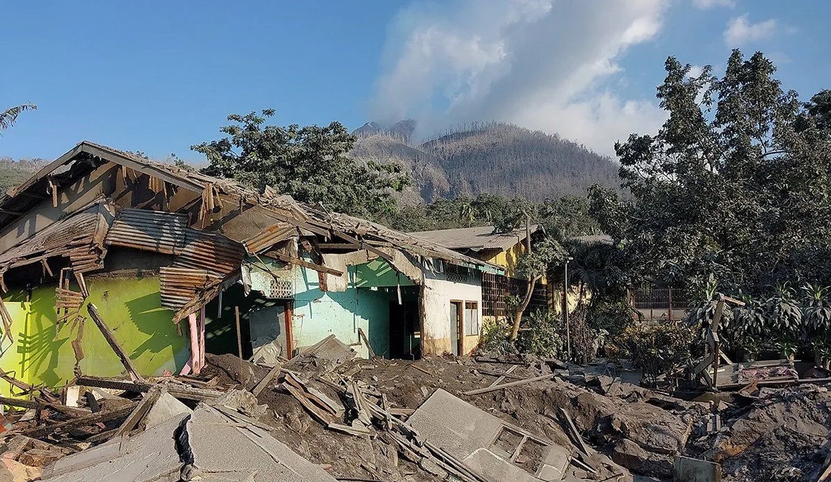 eight-villages-severely-damaged-by-mount-lewotobi-eruption