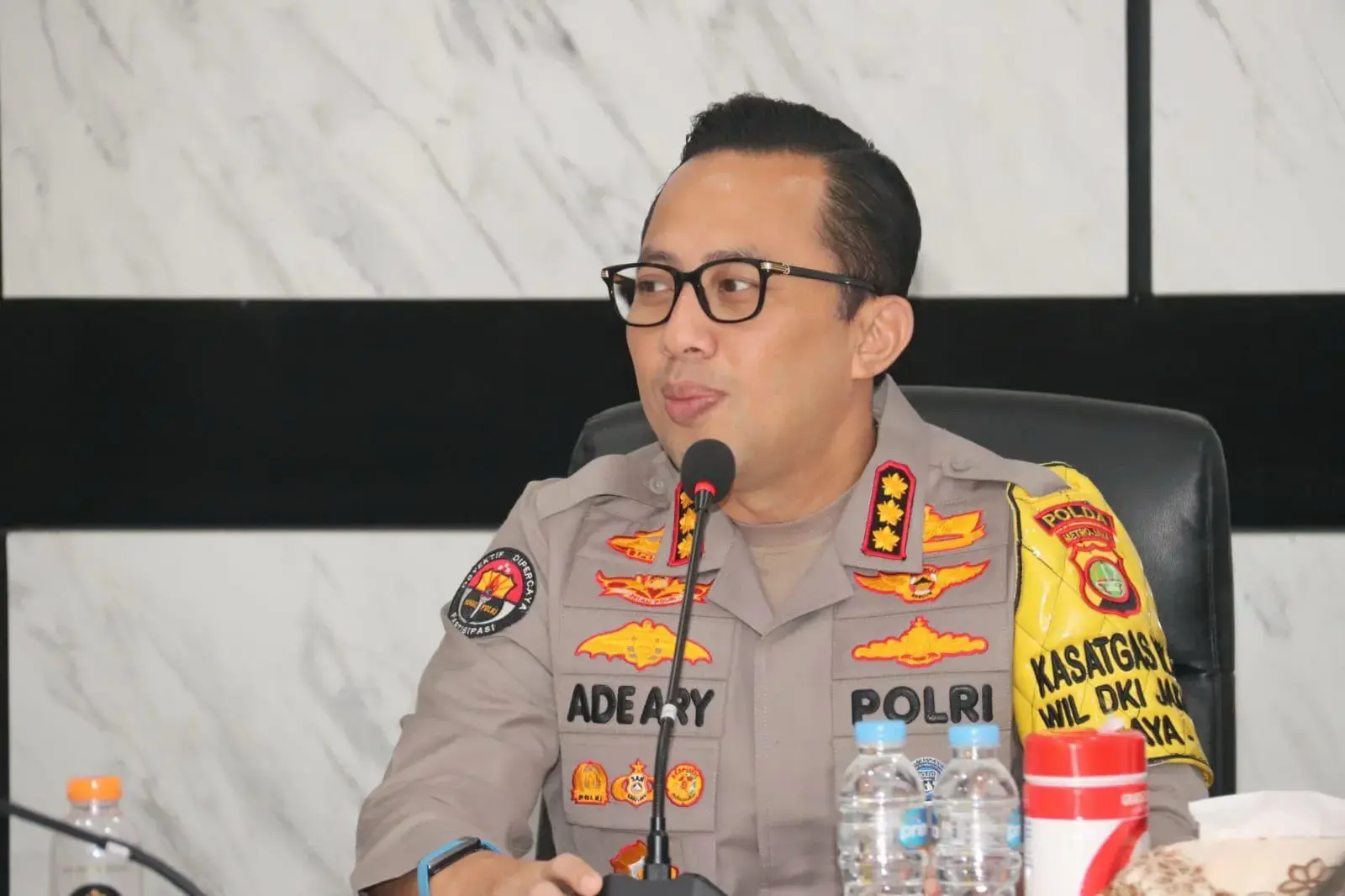 involved-in-threats-and-extortion-police-examines-a-celebrity-and-her-assistant