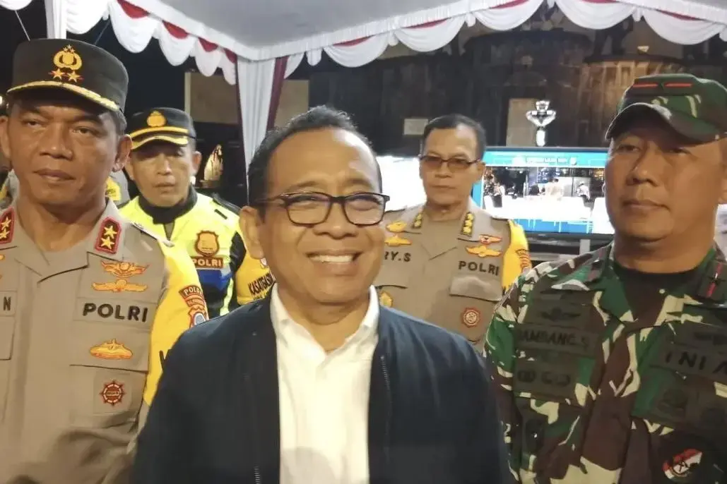 new-years-celebrations-across-indonesia-safe-and-peaceful-minister-pratikno