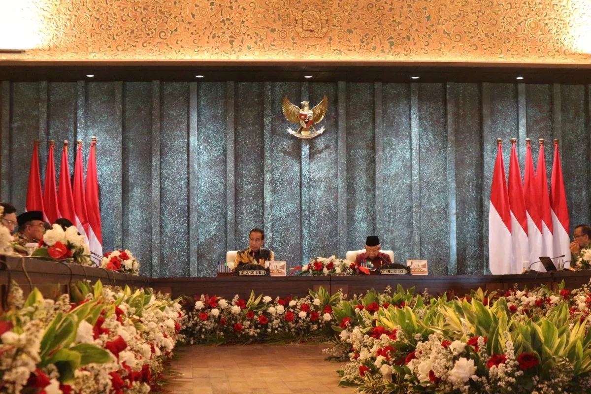 president-jokowi-holds-final-cabinet-plenary-session