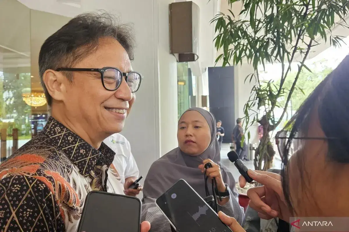 minister-budi-highlights-price-transparency-to-overcome-expensive-medicine-price