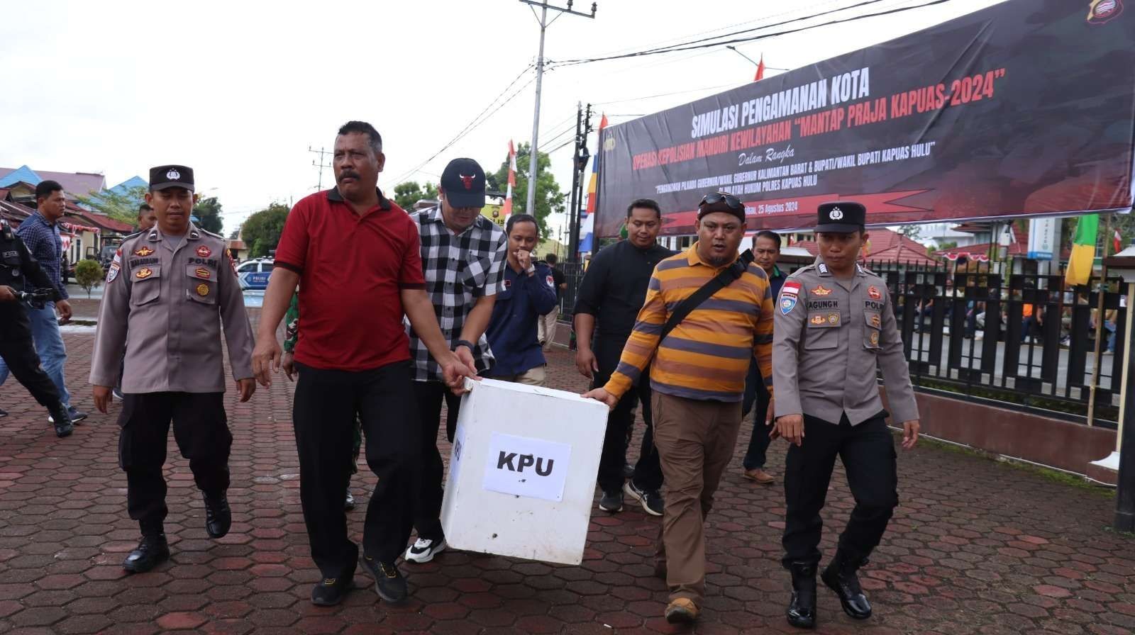 ahead-of-2024-regional-head-election-kapuas-hulu-security-force-conduct-training