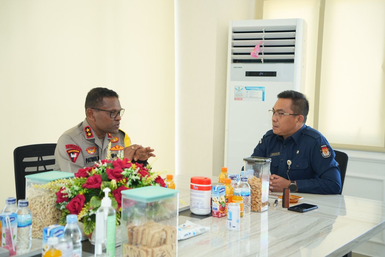 ahead-of-2024-regional-head-election-police-visits-papua-kpu-office-for-security