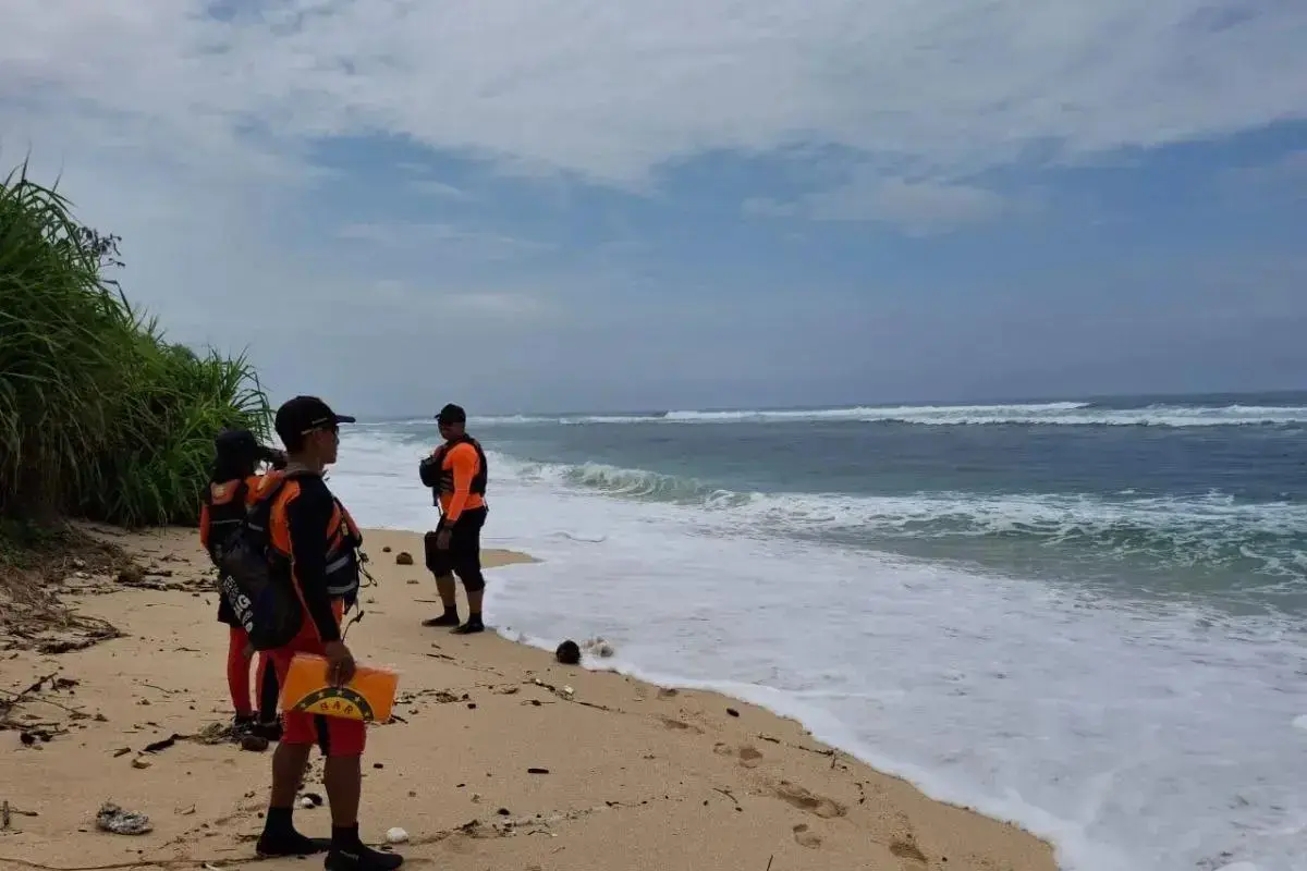 search-for-missing-chinese-tourist-at-nyang-nyang-beach-to-resume
