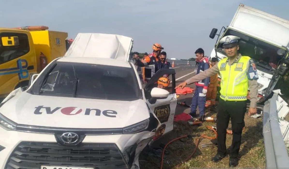 three-tvone-crew-members-killed-in-batang-pemalang-toll-road-accident