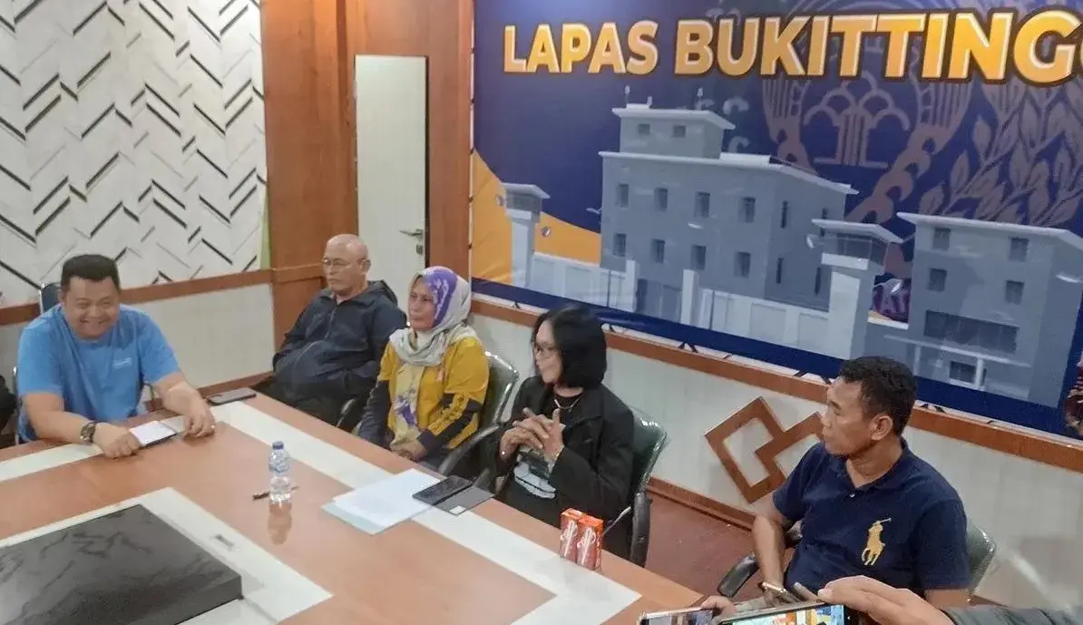 west-sumatra-to-investigate-death-of-inmate-from-illicit-alcohol-at-bukittinggi-prison