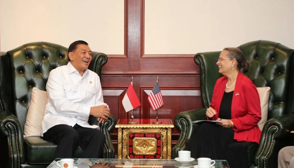 ri-defense-minister-us-ambassador-explore-maritime-security-cooperation