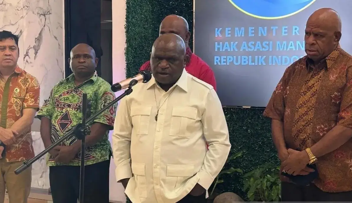 rights-minister-defends-ban-on-raising-one-piece-flag-during-independence-day