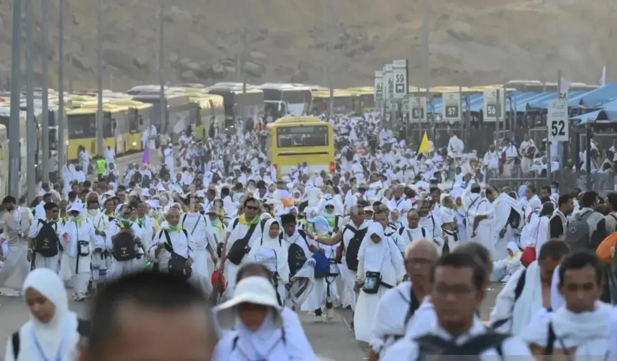 navy-foils-smuggling-of-111-tons-of-illegal-onions