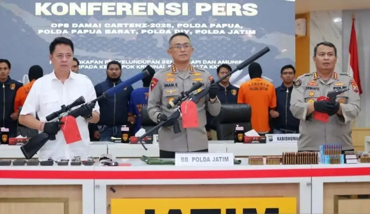 east-java-police-arrest-three-for-supplying-firearms-to-kkb-in-papua