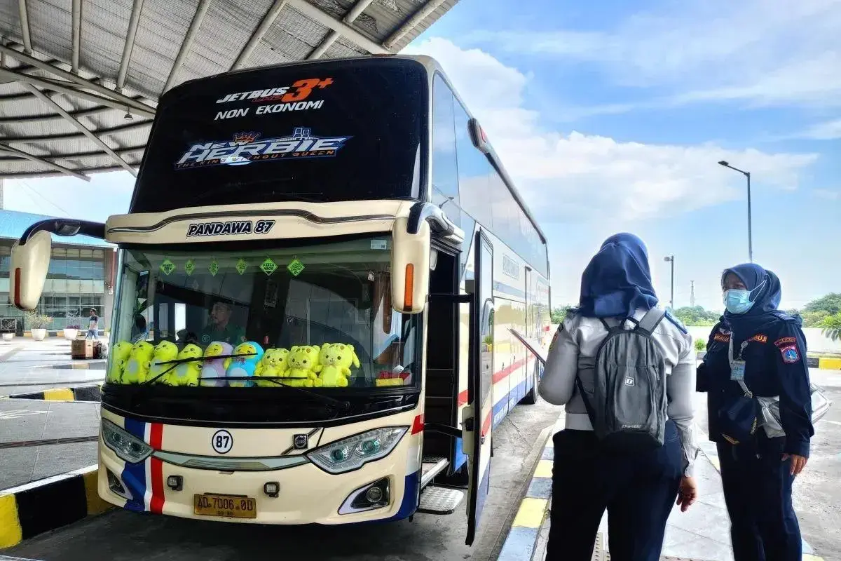 bus-ticket-prices-at-pulo-gebang-terminal-increase-by-up-to-30