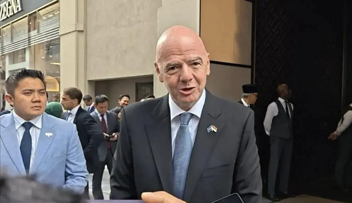 prabowo-held-meeting-with-fifa-president-in-developing-the-national-football-team