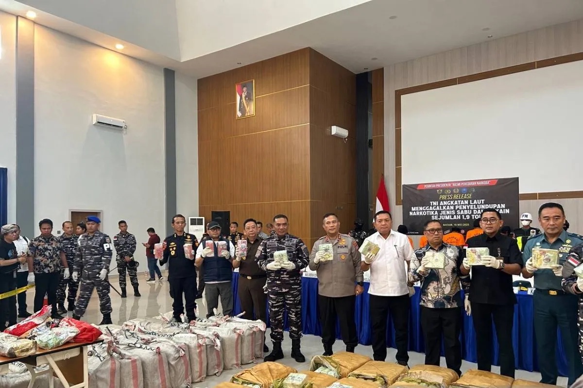 navy-police-foil-19-tons-of-drugs-smuggled-via-foreign-vessel-in-riau-islands