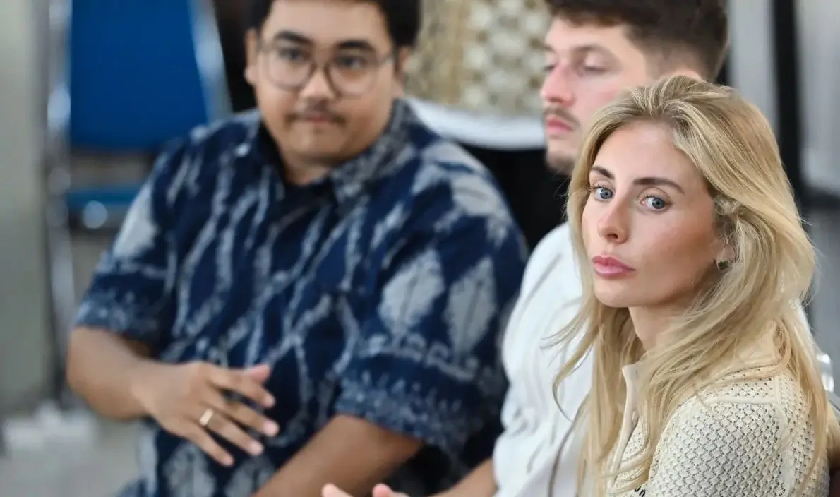 Indonesian Embassy in London Files Complaint Over Provocative Act Involving National Flag