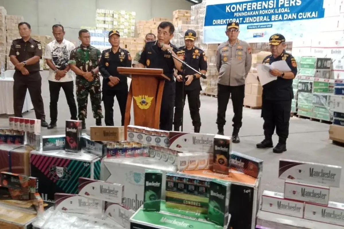 Customs Seizes Illegal Cigarettes Worth Hundreds of Billions in Pekanbaru