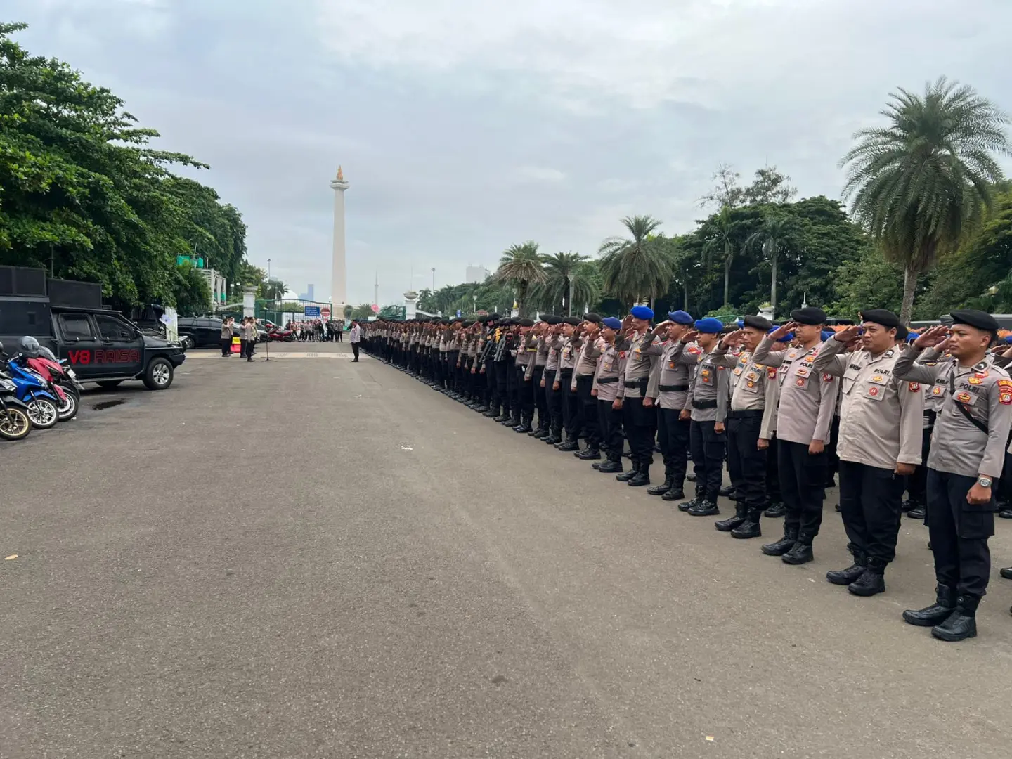 Police Deployed Thousands of Personnel to Secure Two Protests in Central Jakarta