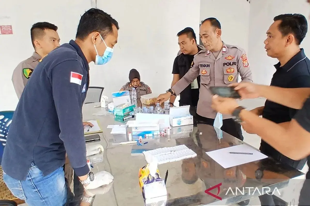 ensuring-quality-mbg-foods-police-checks-the-health-of-sppg-officers-in-south-lampung
