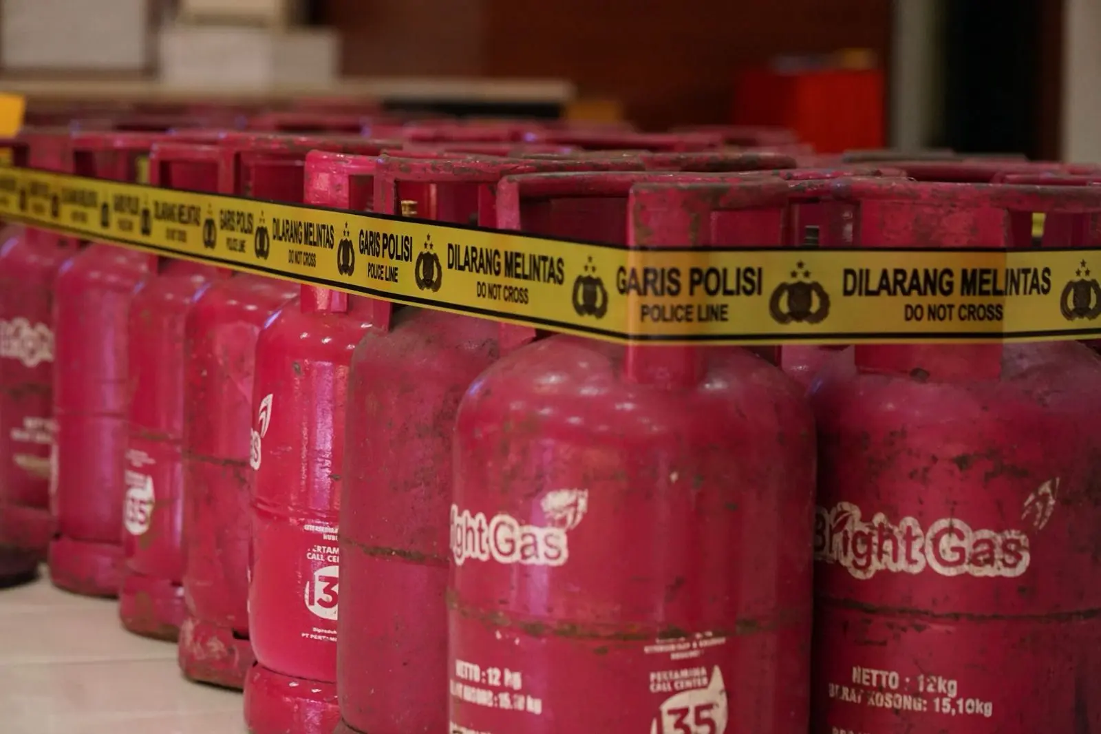 police-uncovers-illegal-practice-of-misusing-subsidized-lpg-in-bekasi