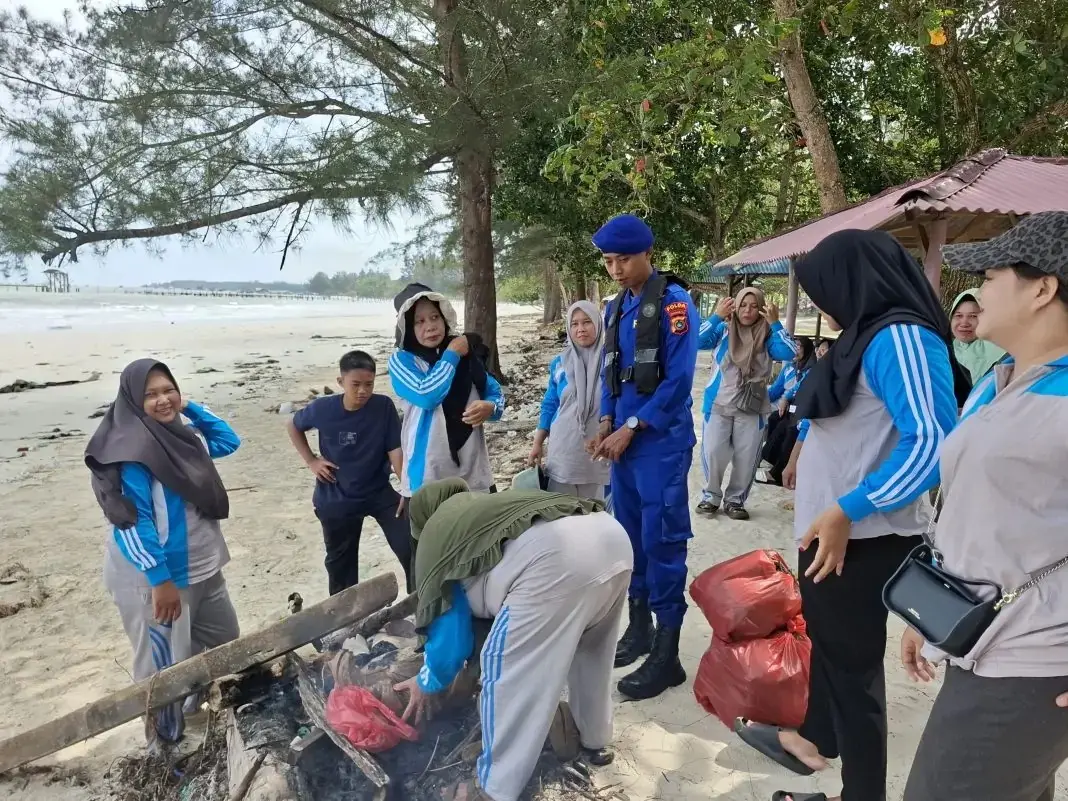 Nurturing the Nature, Police Appeals Public Not to Litter at Panganak Beach