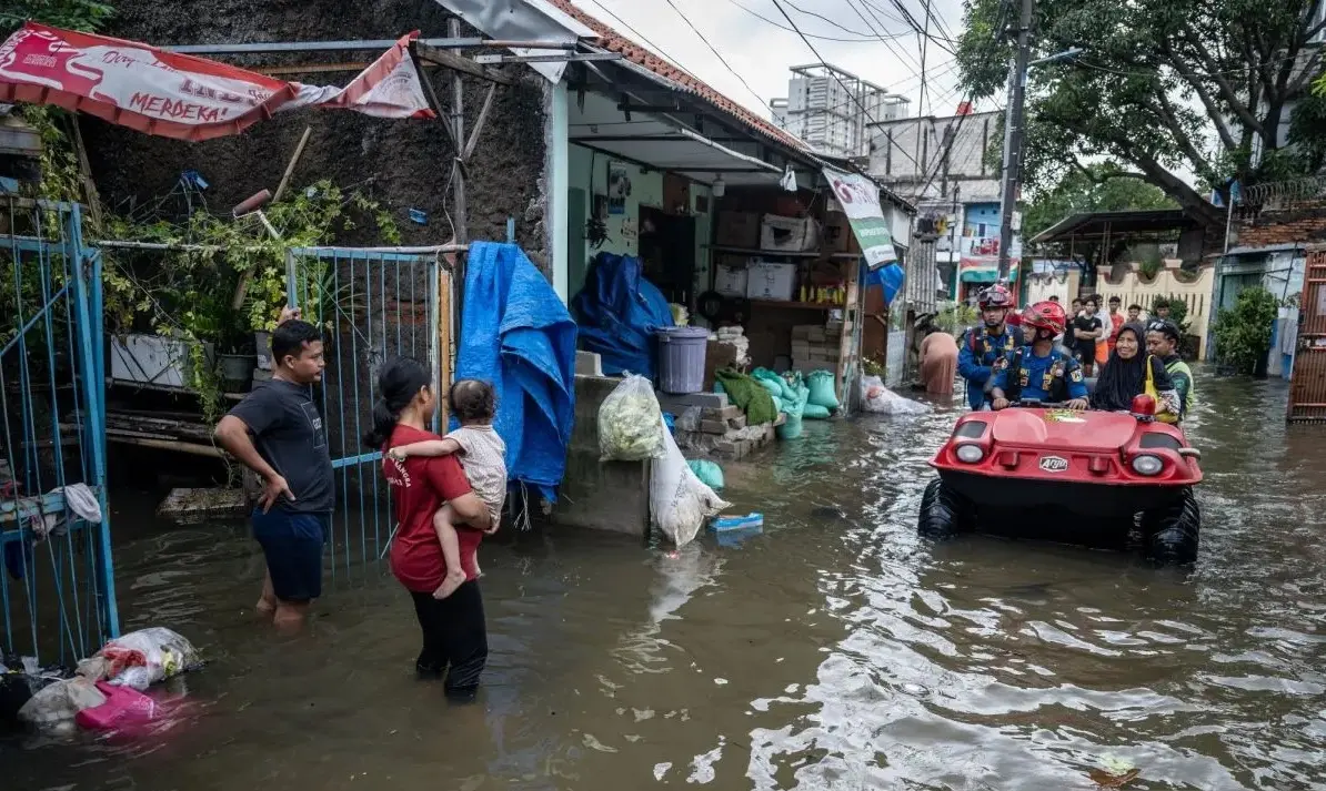 Jakarta Flood Levels Drop to Nine Neighborhoods