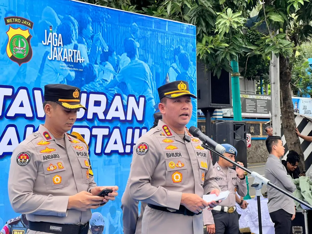 police-to-question-the-family-of-an-instagram-celebrity-following-her-death