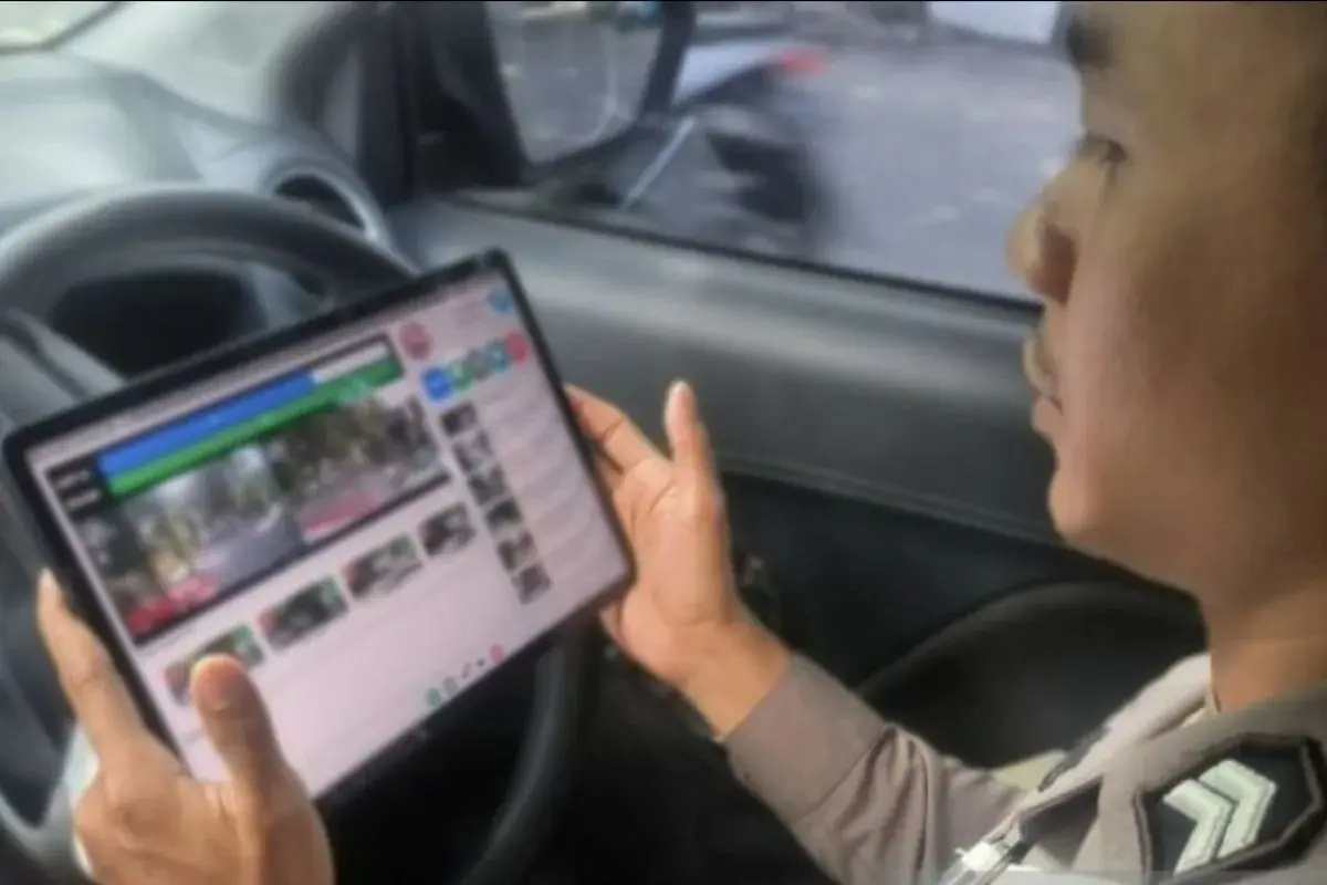 education-on-traffic-safety-prioritized-in-the-semeru-safety-operation