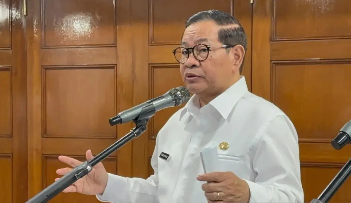 Jakarta to Ban Zinc Roofing for Govt-Funded New Housing in "Gentengisasi" Initiative