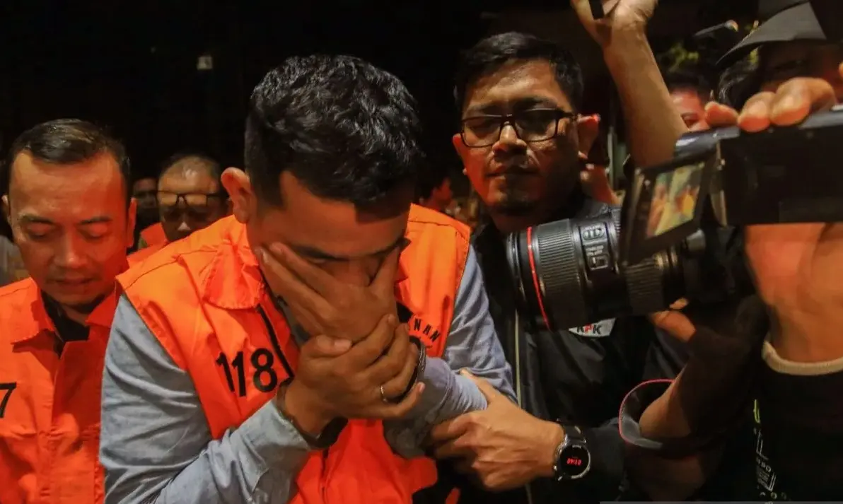 blueray-cargo-owner-surrenders-to-kpk-over-customs-bribery-scandal