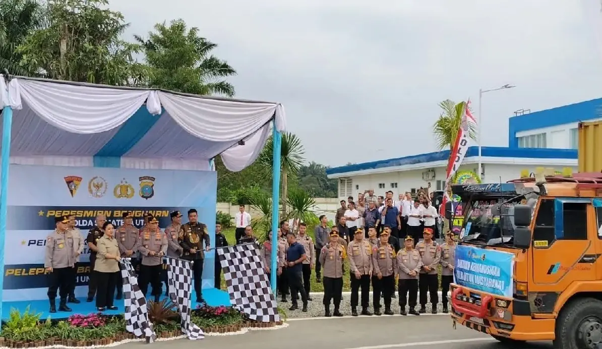 inp-police-chief-dispatches-22-containers-of-aid-for-sumatra-disaster-victims