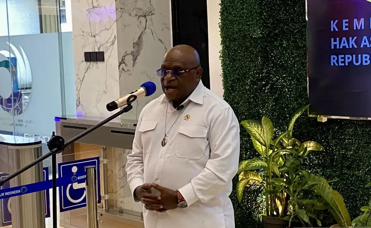 Human Rights Minister Dismisses Government Involvement in UGM Student Leader Threats