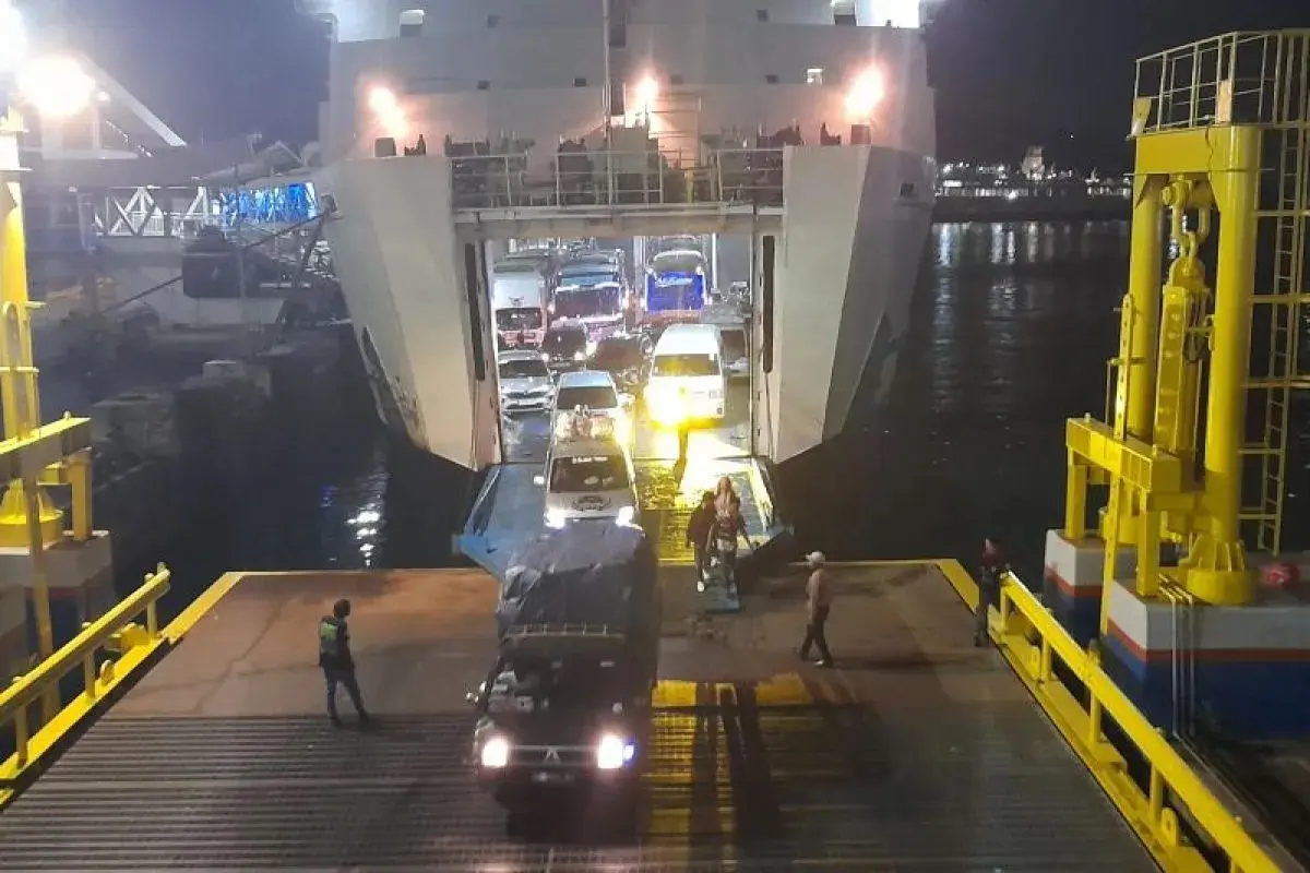 cilegon-police-restrict-heavy-goods-vehicles-to-secure-merak-port-traffic